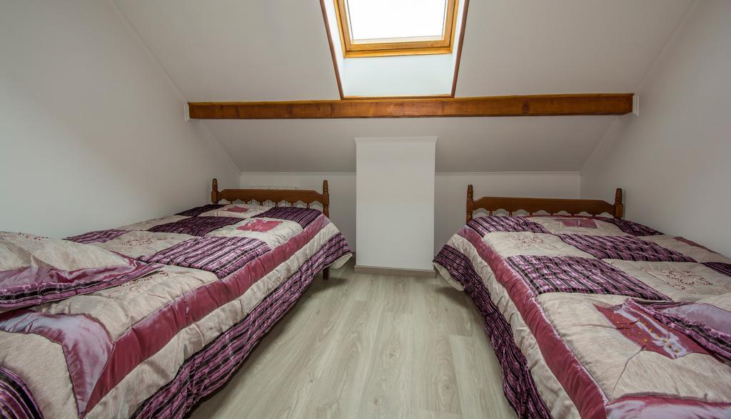 Le Carnival Bed & Breakfast Laval  ภายนอก รูปภาพ