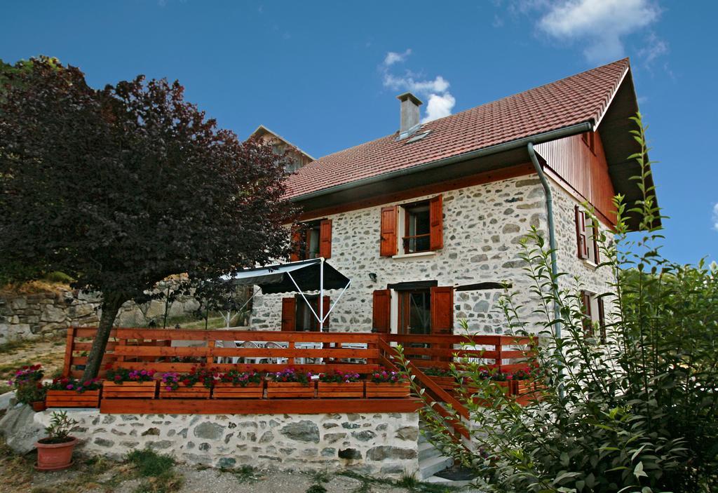 Le Carnival Bed & Breakfast Laval  ภายนอก รูปภาพ